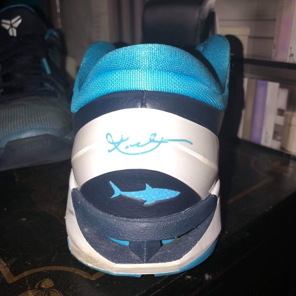 Nike Kobe Shark 8.5 Men’s Shoes - Picture 3 of 4